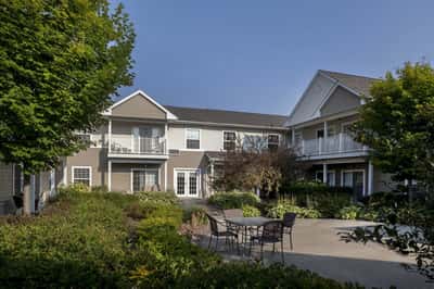 Pine Ridge of Plumbrook - Senior Living Facility