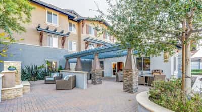The Vistas at Oxnard Senior Living - Senior Living Facility