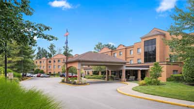 Holiday Niagara Village - Senior Living Facility