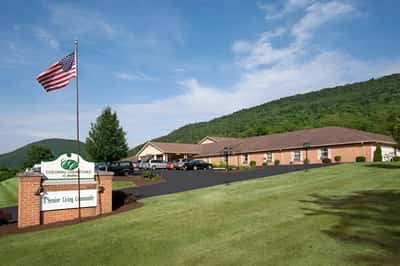 Colonial Courtyard at Bedford - Senior Living Facility