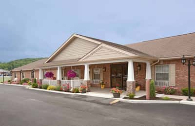 Colonial Courtyard at Tyrone - Senior Living Facility