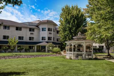 Holiday Sheldon Oaks - Senior Living Facility