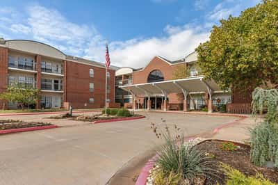 Lyndale Edmond Senior Living - Senior Living Facility
