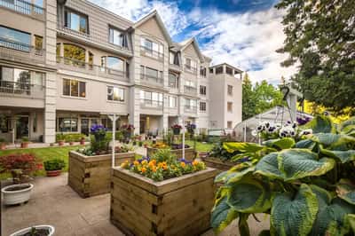Chartwell Carlton Retirement Residence - Senior Living Facility