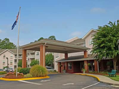 Holiday Columbia Pines - Senior Living Facility