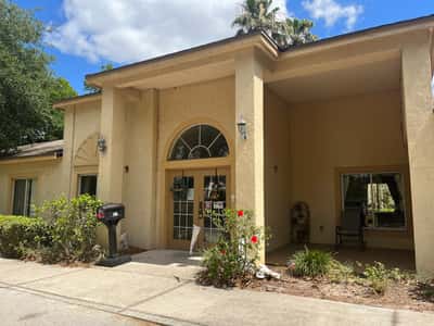The Club at Bartow - Senior Living Facility