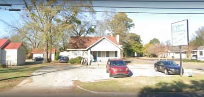Right at Home – Tuscaloosa - Senior Living Facility