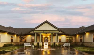 Silverado Lee‘s Summit - Senior Living Facility