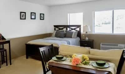 Holiday Harrison Regent - Senior Living Facility