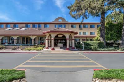 Holiday Redwood Retirement Residence - Senior Living Facility