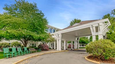 Holiday South Hill - Senior Living Facility