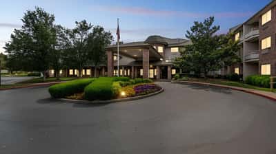Holiday Uffelman Estates - Senior Living Facility