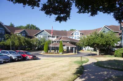 Holiday Virginian - Senior Living Facility