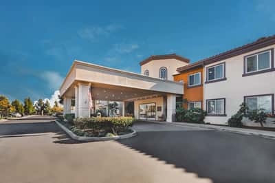 Ivy Park at Cerritos - Senior Living Facility