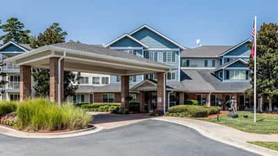 Holiday Cedar Ridge - Senior Living Facility