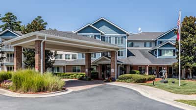 Holiday Cedar Ridge - Senior Living Facility