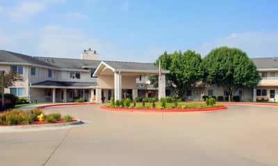 Holiday Illahee Hills - Senior Living Facility