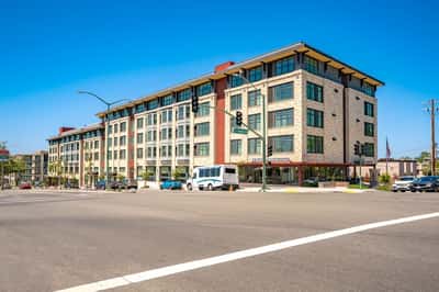 Merrill Gardens at Rockridge - Senior Living Facility
