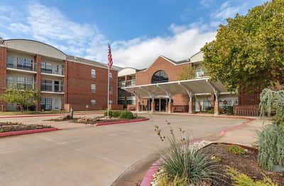 Lyndale Edmond Senior Living - Senior Living Facility