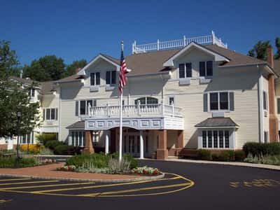 Mira Vie at Warren - Senior Living Facility
