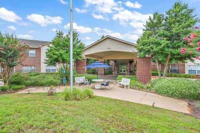Morada Lake Arlington - Senior Living Facility