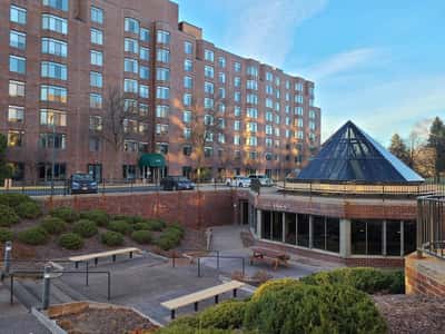 RidgePointe Senior Living - Senior Living Facility