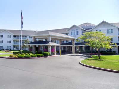 Somerset Lodge Gracious Retirement Living - Senior Living Facility