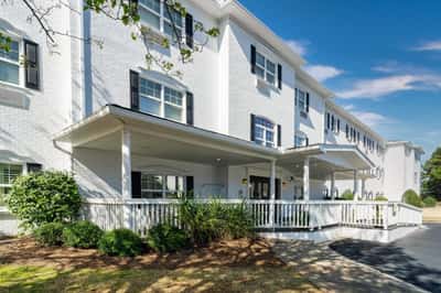Ashton Manor at Sugarloaf - Senior Living Facility