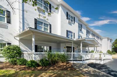 Ashton Manor at Sugarloaf - Senior Living Facility