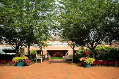 Laurel Circle - Senior Living Facility