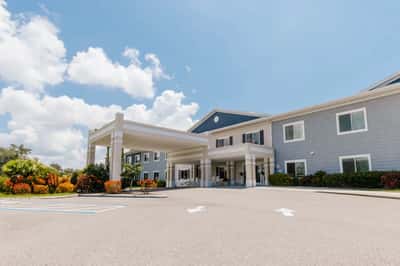 Villas of Holly Brook: Bradenton 14th St - Senior Living Facility