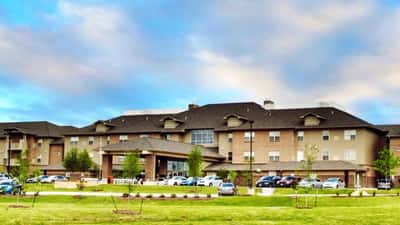 Lakeline Oaks Retirement Community - Senior Living Facility