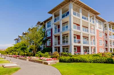 Summersgate Active Lifestyle Community - Senior Living Facility