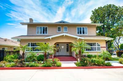 Crescent Landing at Fullerton Memory Care - Senior Living Facility