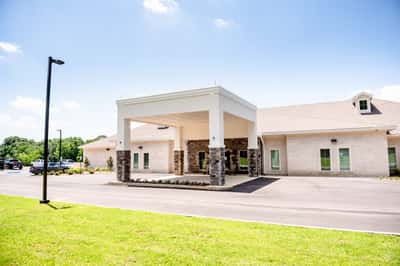 Carillon Oaks - Senior Living Facility
