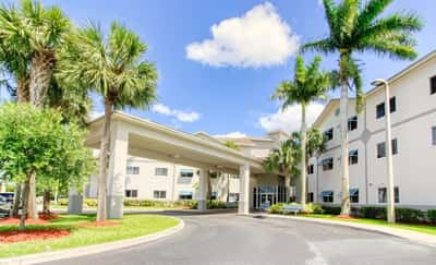 Villa Regina - Senior Living Facility