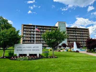 1000 Southern Artery - Senior Living Facility