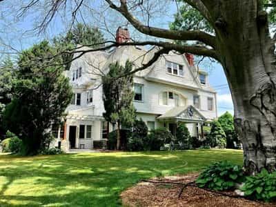 Gladhaven Senior Residence - Senior Living Facility