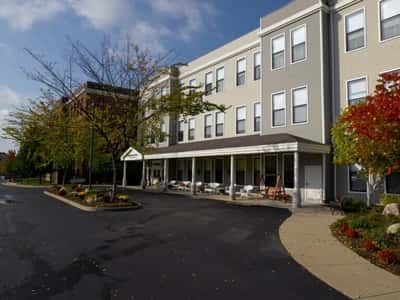 Holiday Maplewood Place