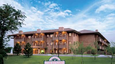 The Courtyard At Lakewood | Sky Active Living