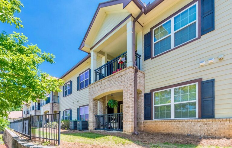 Parkland Manor - Senior Living Facility