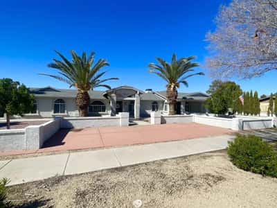 Five Roses Adults Care Home