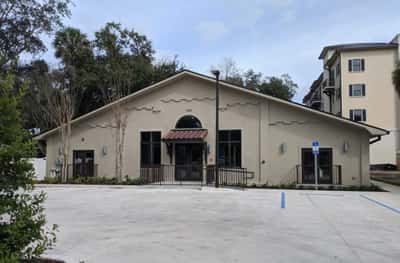 Alba Court – Residences and Adult Day Care Center