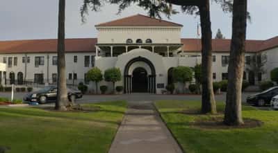 Arcadia Gardens Retirement Hotel