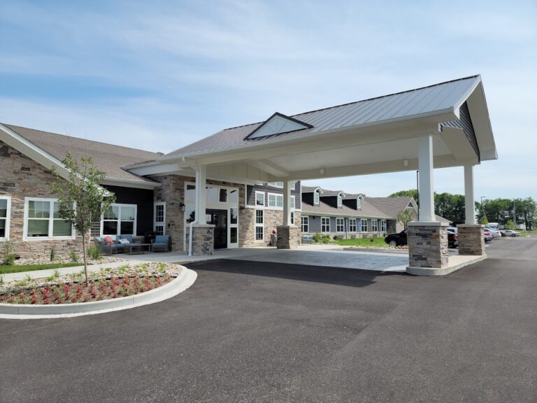 Charter Senior Living of White House - Senior Living Facility