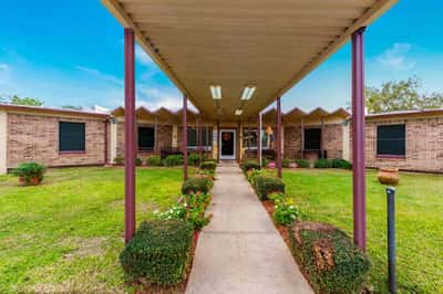 Jourdanton Nursing and Rehab - Senior Living Facility