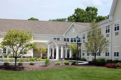 Mira Vie at Brookfield - Senior Living Facility