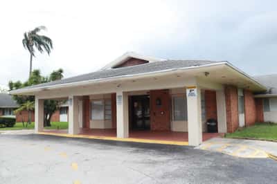 Wilton Manors Health and Rehabilitation Center - Senior Living Facility