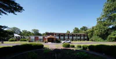 Woods Edge Rehab and Nursing - Senior Living Facility