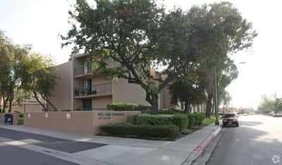 Del Amo Gardens